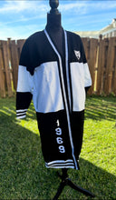 Load image into Gallery viewer, Swing Long Cardigan
